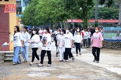 Học sinh Thanh Hóa bước vào ngày thi cuối kỳ thi tốt nghiệp THPT năm 2023