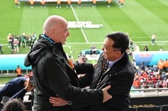 FIFA mời Chủ tịch VFF dự khán trận chung kết World Cup nữ 2023; CLB CAHN “nhắm” cựu HLV U23 Việt Nam thay HLV Flavio Cruz?