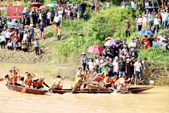 Sôi nổi lễ hội đua thuyền truyền thống mừng ngày Quốc khánh 2-9