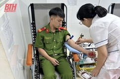 Chiến sỹ Cảnh sát PCCC hiến máu cứu người bị suy thận