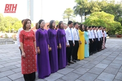 Hội Nông dân tỉnh dâng hương tưởng niệm Chủ tịch Hồ Chí Minh