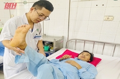 Thoát khỏi nguy cơ liệt vận động nhờ phẫu thuật cắt bỏ u tủy sống kích thước lớn