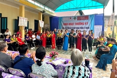 Đoàn đại biểu NCT đến từ Myanmar tham quan mô hình câu lạc bộ liên thế hệ tự giúp nhau thôn Lý Nhân