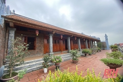 Chùa Hồng Ân soi bóng Mã giang 