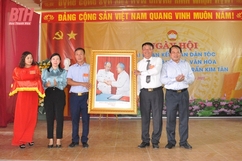Trưởng Ban Tổ chức Tỉnh ủy Nguyễn Văn Hùng dự Ngày hội Đại đoàn kết toàn dân tộc tại khu phố Ngọc Bồ