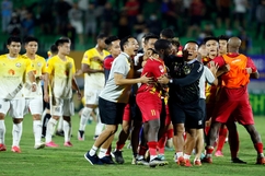 BTC sân Quy Nhơn đối mặt với án kỷ luật; Siêu máy tính dự đoán điều đáng buồn với tuyển Việt Nam ở Asian Cup