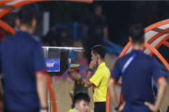 Trận đấu giữa Đông Á Thanh Hoá và CLB TP.HCM sẽ được áp dụng VAR; Bóng đá Anh gây thất vọng ở Champions League