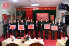 Đoàn công tác Hội đồng Dân tộc của Quốc hội chúc tết các đồn biên phòng trên địa bàn huyện Mường Lát