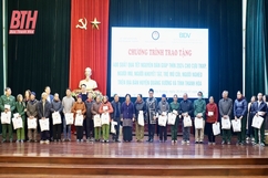 Quỹ Bầu ơi trao 500 suất quà cho người dân tỉnh Thanh Hoá