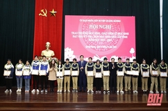 Huyện Quảng Xương trao thưởng học sinh giỏi, giáo viên có học sinh giỏi cấp tỉnh năm học 2023-2024