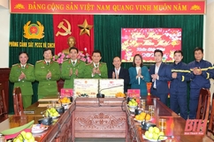 Phó Chủ tịch Thường trực HĐND tỉnh Lê Tiến Lam thăm, chúc tết cán bộ, chiến sĩ Phòng Cảnh sát phòng cháy, chữa cháy và cứu nạn, cứu hộ
