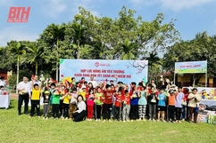 Tổ chức chương trình chào năm mới tại Làng trẻ SOS Thanh Hoá