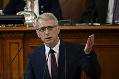 Thủ tướng Bulgaria Nikolay Denkov chính thức đệ đơn từ chức