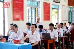 Phó Chủ tịch UBND tỉnh Đầu Thanh Tùng dự sinh hoạt chi bộ cơ sở