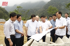 Chủ tịch UBND tỉnh Đỗ Minh Tuấn kiểm tra tiến độ thực hiện sắp xếp, ổn định dân cư tại huyện Bá Thước