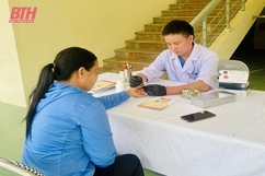 Hướng tới loại trừ lây truyền HIV từ mẹ sang con