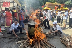 Từ nghi thức cầu mưa đến lễ hội bánh chưng - bánh giầy trên thành phố biển Sầm Sơn