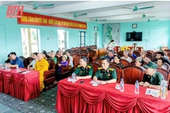 Tặng quà tri ân các thân nhân gia đình liệt sĩ ở Cẩm Thủy 