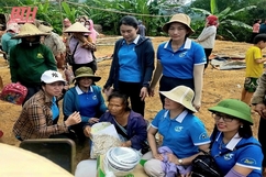 Hội LHPN thị xã Nghi Sơn và Quảng Xương trao hỗ trợ nhân dân các tỉnh Lào Cai, Yên Bái  tổng trị giá gần 1,3 tỷ đồng