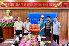 Huyện Hậu Lộc trao 2 tỷ đồng (lần 3) ủng hộ đồng bào phía Bắc bị thiệt hại do bão số 3