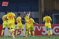 Điểm nhấn vòng 8 V.League 1: Sao trẻ xứ Thanh tỏa sáng và nhà ĐKVĐ thị uy sức mạnh