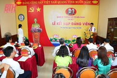 Phát triển đảng viên trong học sinh để tăng sức chiến đấu cho Đảng