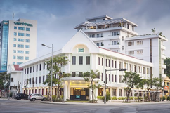 Đặt phòng Emm Hotel Hue qua Phê Travel – Giá “phê”, dịch vụ mê!