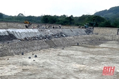 Đẩy nhanh tiến độ thi công Tiểu dự án đầu tư xây dựng công trình cải thiện cơ sở hạ tầng đô thị huyện Ngọc Lặc 