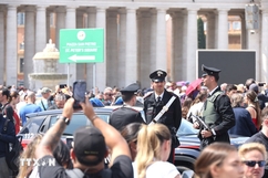 Hàng chục nghìn người đổ về Vatican tiễn biệt Giáo hoàng Francis