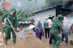 Người lính biên phòng xây nhà giúp dân nghèo Mường Lát