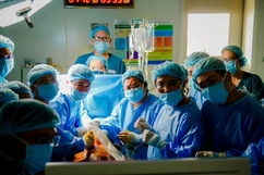 Singapore chuyển sản phụ sang TP Hồ Chí Minh can thiệp dị tật tim bào thai