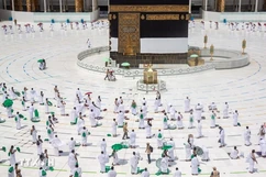 Hơn 1,3 triệu tín đồ Hồi giáo vượt nóng dự lễ hành hương Hajj ở Saudi Arabia