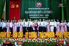 Chủ tịch Ủy ban Nhân dân tỉnh dự Đại hội Đảng bộ phường Đào Duy Từ