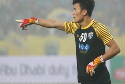 Bùi Tiến Dũng trở lại bắt chính cho Thanh Hóa tại AFC Cup