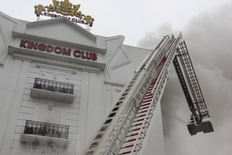 Cháy quán karaoke lớn nhất thành phố Hà Tĩnh, nghi do chập điện