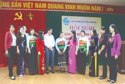Phụ nữ Thanh Hóa làm theo Bác, thực hành tiết kiệm, giúp nhau giảm nghèo bền vững