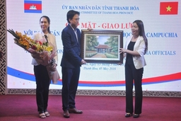 Gặp mặt, giao lưu với Đoàn cán bộ Đại sứ quán và lưu học sinh Campuchia