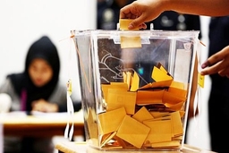 Cử tri Malaysia đi bỏ phiếu để bầu Hạ viện khóa mới