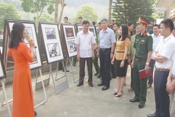 Tình yêu biển, đảo qua triển lãm tư liệu “Hoàng Sa, Trường Sa của Việt Nam - những bằng chứng lịch sử và pháp lý”