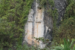 Bí ẩn nhiều phiến đá khắc chữ Hán tại huyện Nga Sơn