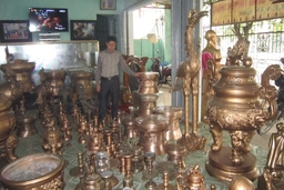 Làng nghề đúc đồng Trà Đông thu hút gần 500 lao động
