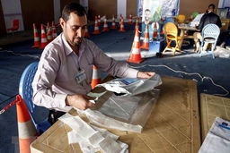 Iraq tiến hành kiểm lại phiếu bầu cử quốc hội bằng tay
