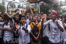 Cảnh sát Bangladesh bắt giữ gần 100 người biểu tình quá khích