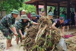 BĐPB Thanh Hóa tích cực giúp nhân dân khắc phục thiệt hại do bão số 4