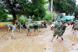 Lực lượng vũ trang Thanh Hóa vinh dự giúp dân khắc phục hậu quả mưa lũ