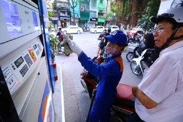 Tăng hơn 650 đồng mỗi lít, xăng E5 RON 92 chạm ngưỡng 21.000 đồng