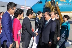 Thủ tướng Nguyễn Xuân Phúc đến Vienna, bắt đầu thăm chính thức Áo