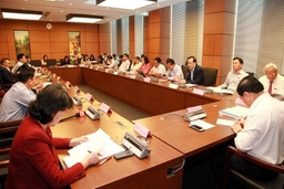 Một số hoạt động của Đoàn ĐBQH tỉnh Thanh Hóa tại Kỳ họp thứ 6