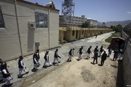 Đánh bom liều chết gần nhà tù lớn nhất Afghanistan, 7 người thiệt mạng