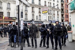 Pháp siết chặt an ninh tại thủ đô Paris ngay từ sáng sớm cuối tuần